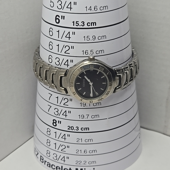 Womens Guess Watch G75467L Silver Tone 25mm Round Date Dial New Battery - Picture 7 of 10